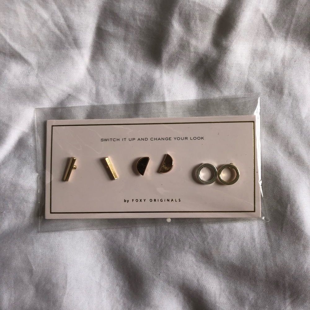 NEW set of stud earrings